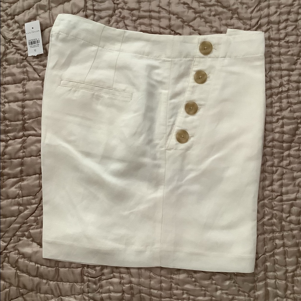 ANN TAYLOR ECRU LINEN SHORTS SZ 12